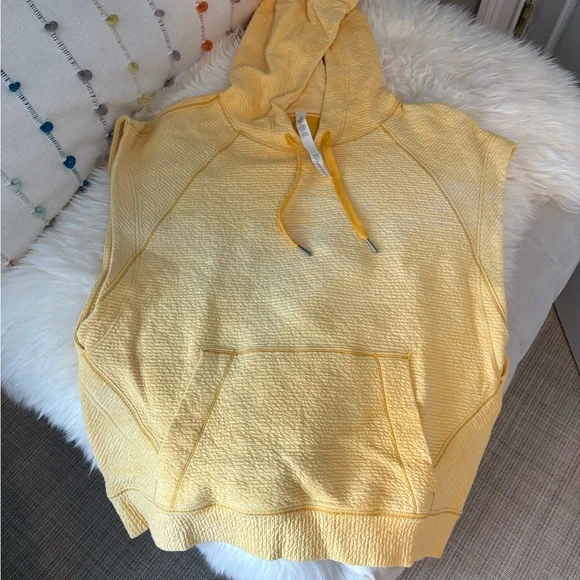 Lululemon Sleeveless Hoodie Soft Yellow Textured Terry Size 12 - Picture 1 of 4